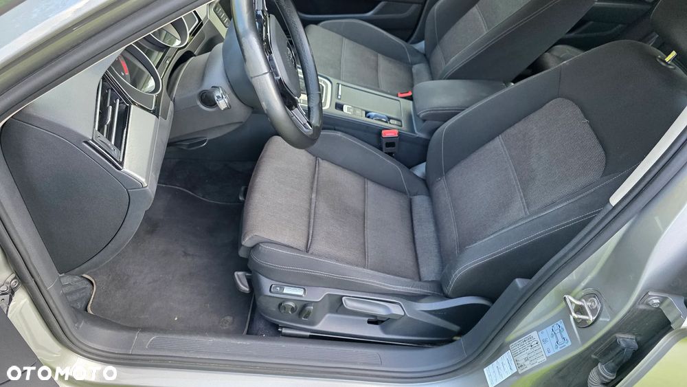 Volkswagen Passat - 6