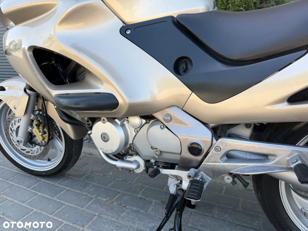 Honda NTV - 37