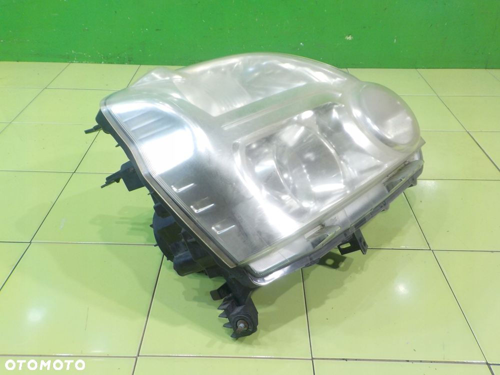 NISSAN X-TRAIL II T31 2.0 DCI 07r 5D XENON lampa prawa przod - 2