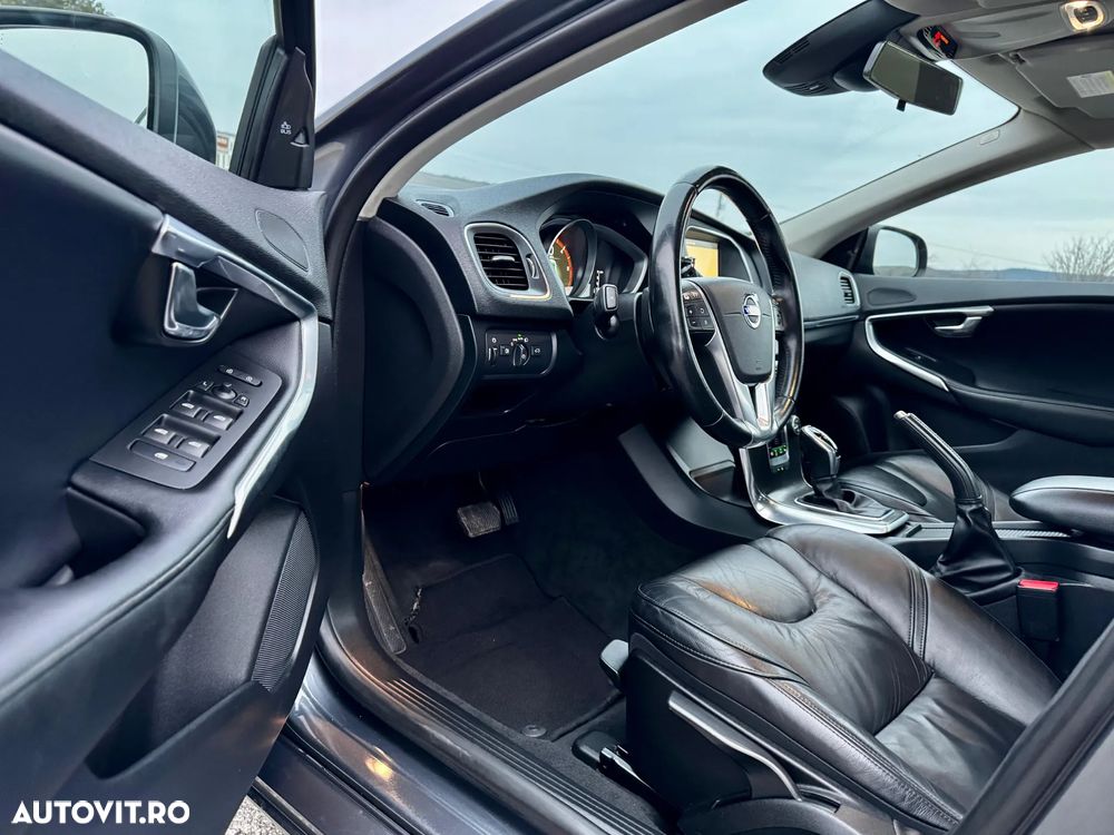 Volvo V40 D3 Geartronic Summum - 13