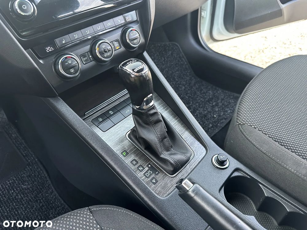 Skoda Octavia Scout 2.0 TDI 4x4 DSG - 26