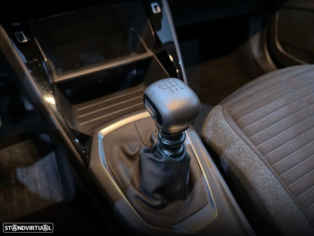 Peugeot 2008 1.2 PureTech Active Pack - 24