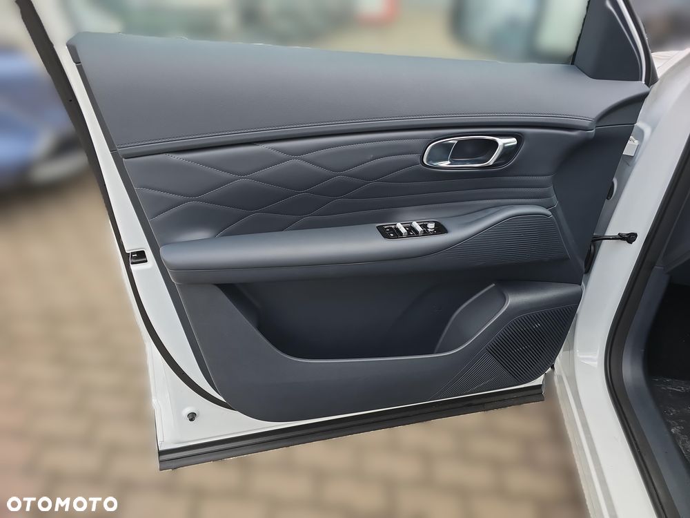 Geely Starray EM-i 1.5 PHEV Pro - 12