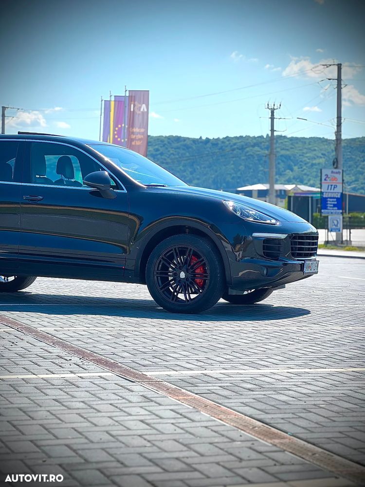 Porsche Cayenne 3.0 L - 22