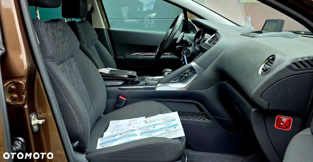 Peugeot 3008 2.0 HDi HYbrid4 - 14