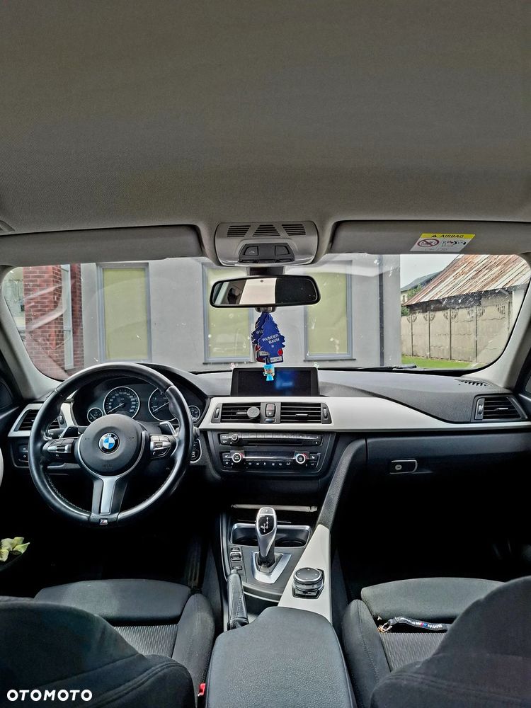 BMW Seria 3 325d Sport - 16