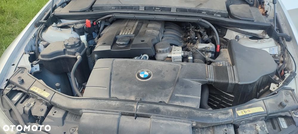 BMW Seria 3 318i - 32