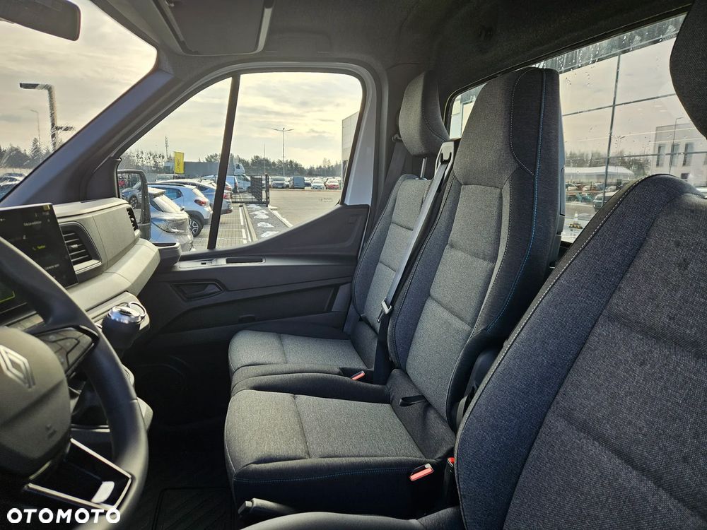 Renault nowy Master laweta/najazd 170 KM - 14