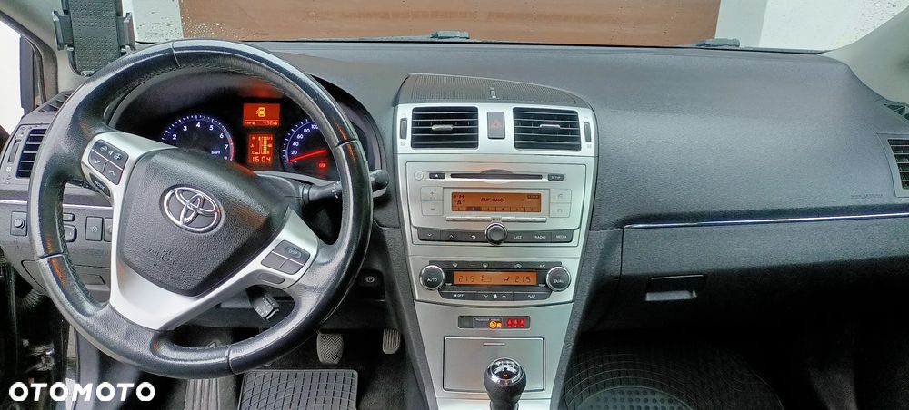 Toyota Avensis 1.8 Premium - 12