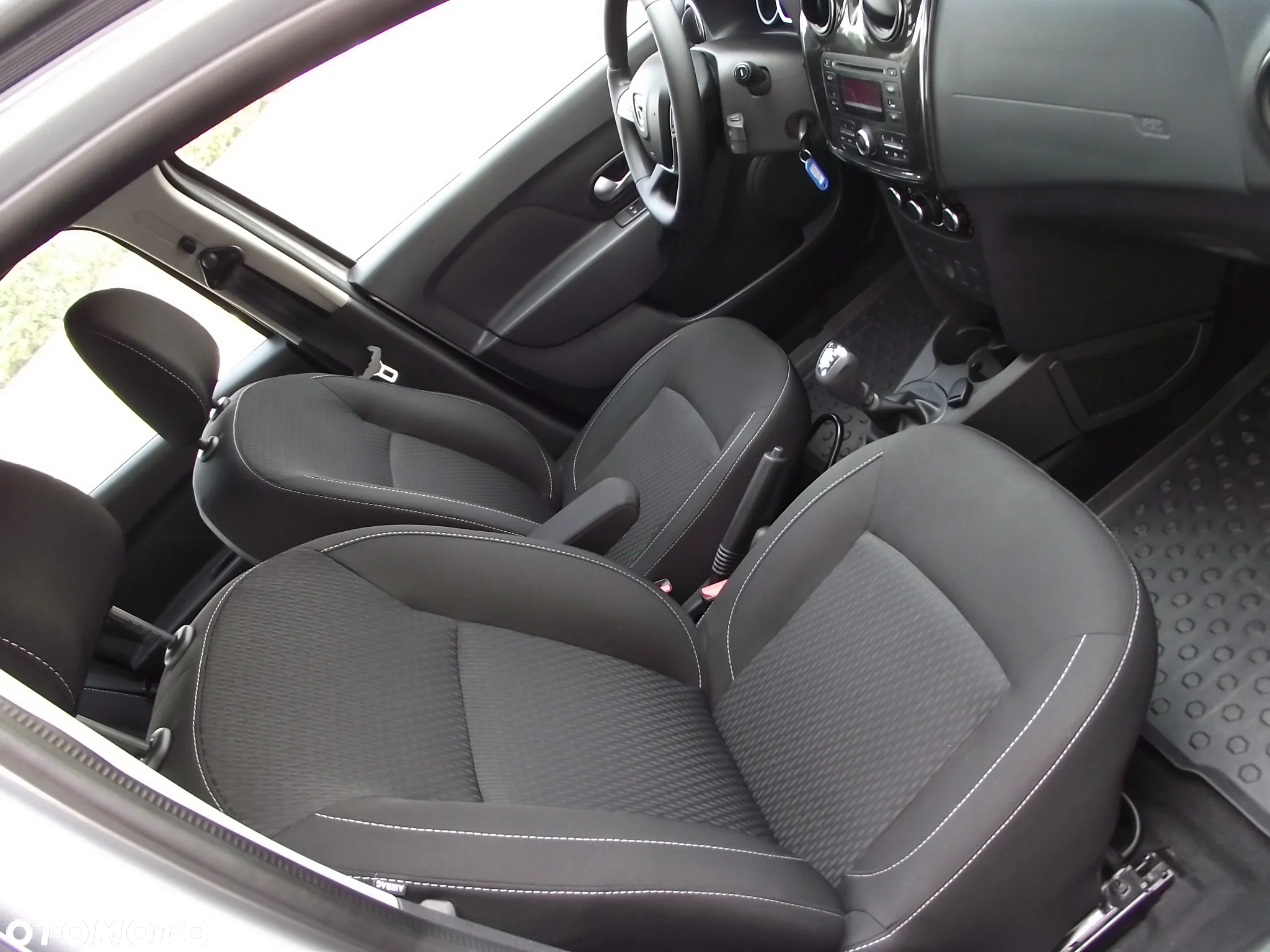 Dacia Logan 0.9 TCe Laureate S&S Easy-R - 19