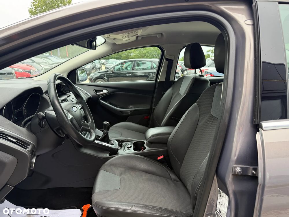 Ford Focus 1.6 Ti-VCT Sport - 25