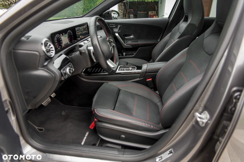 Mercedes-Benz Klasa A 220 4-Matic AMG Line 8G-DCT - 10