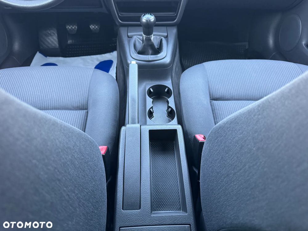Volkswagen Passat 2.0 Comfortline - 33