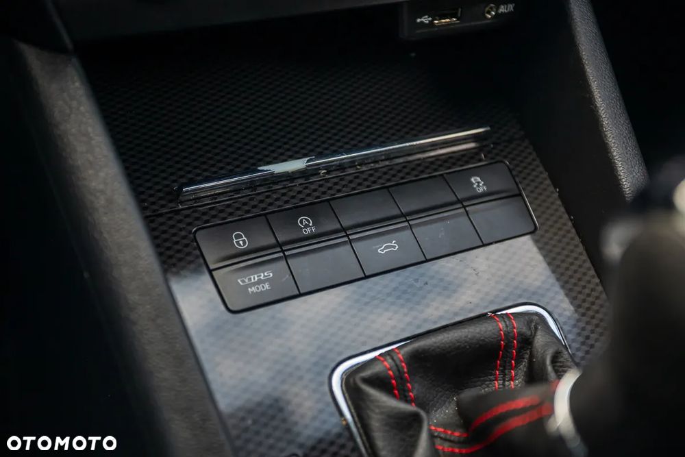Skoda Octavia 2.0 TDI DSG RS - 26