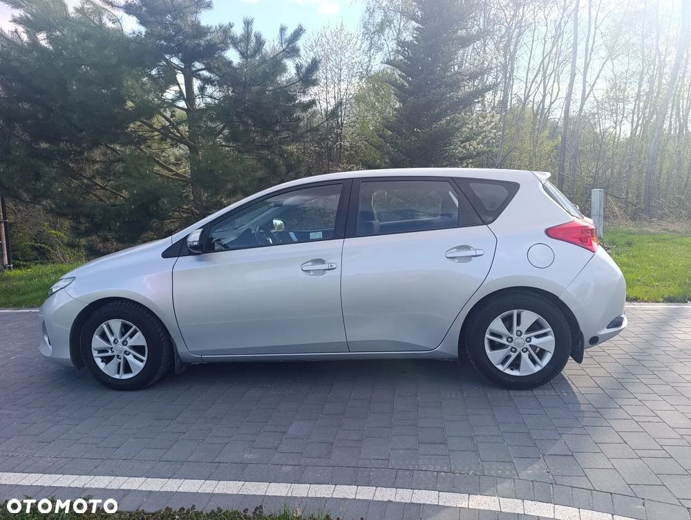 Toyota Auris 1.33 VVT-i Business Edition - 1