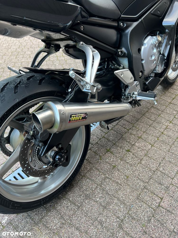 Yamaha FZ - 26