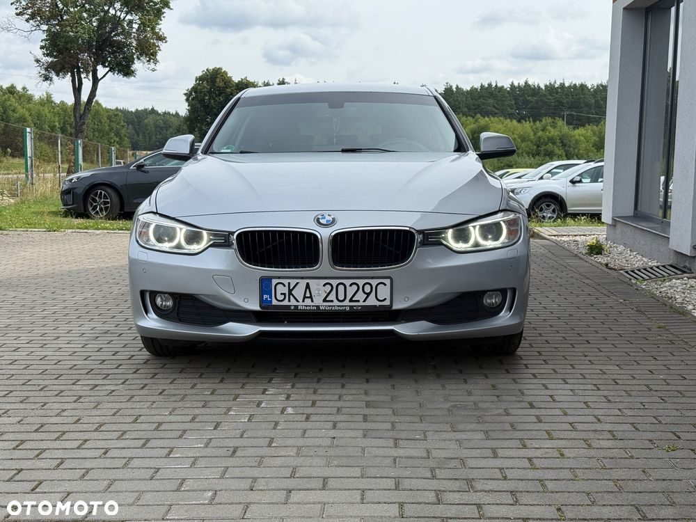 BMW Seria 3 318d Sport Line - 6