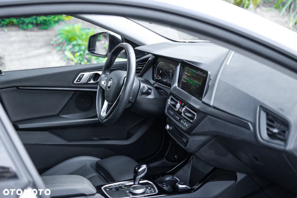 BMW Seria 2 218i Luxury Line - 11