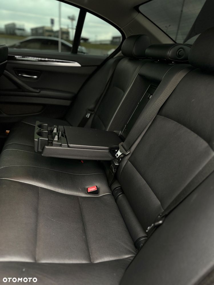 BMW Seria 5 528i xDrive Sport-Aut Luxury Line - 21