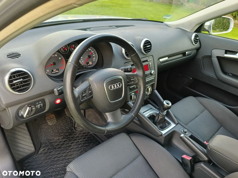 Audi A3 Sportback 1.6 Ambition - 8