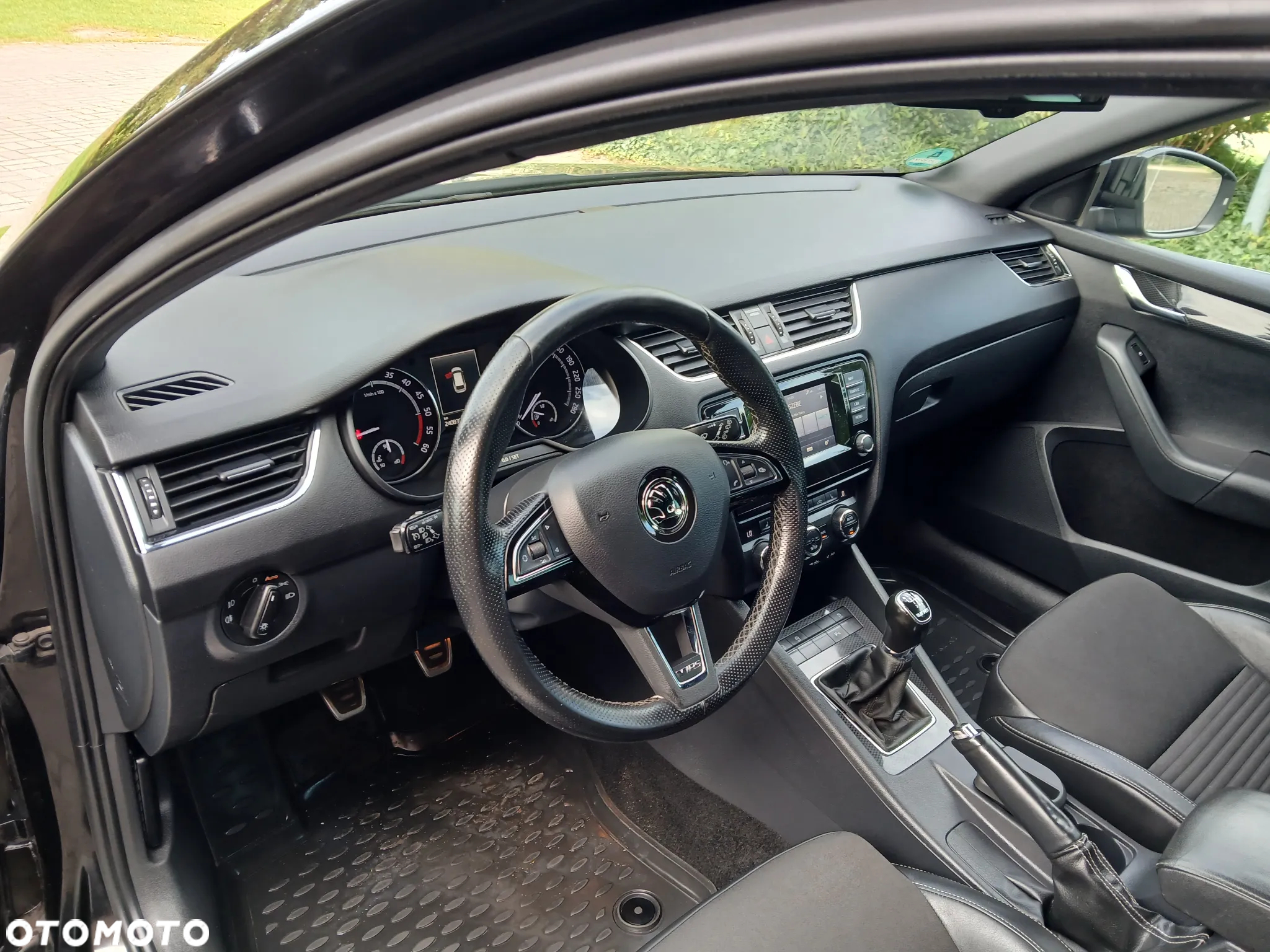 Skoda Octavia 2.0 TDI RS - 25