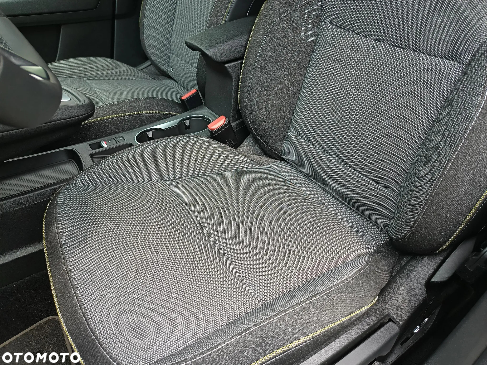 Renault Captur 1.6 E-TECH Full Hybrid 145 Techno - 12