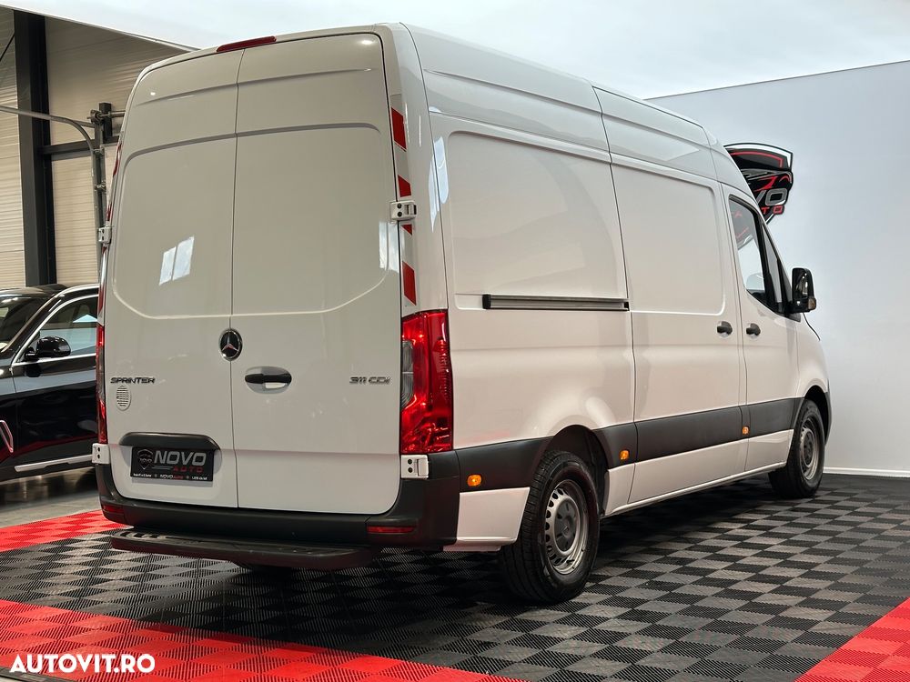 Mercedes-Benz Sprinter - 8