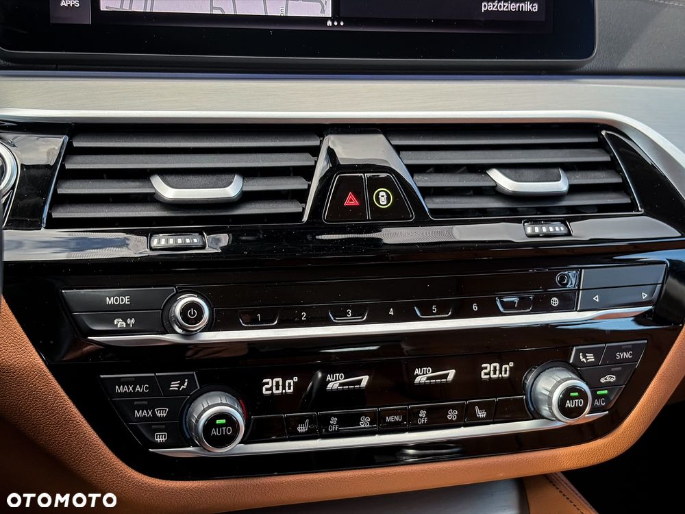 BMW Seria 5 520i Luxury Line - 29