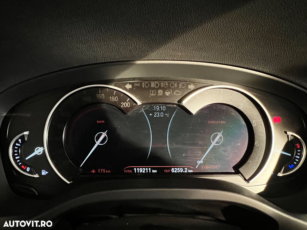 BMW X3 xDrive20i AT Luxury Line - 7