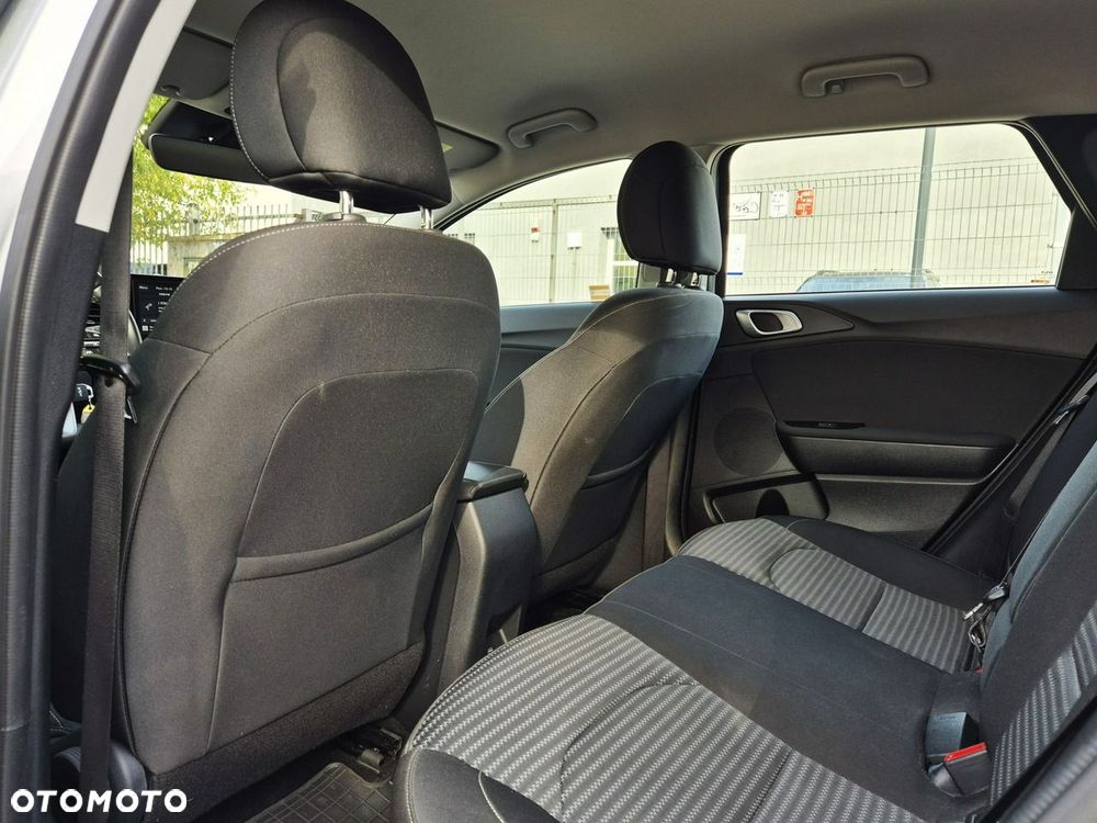 Kia Ceed 1.5 T-GDI M DCT - 24