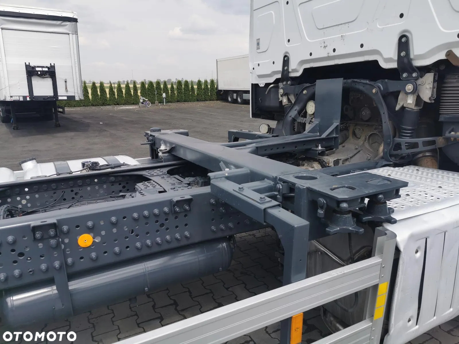 Mercedes-Benz ACTROS - 18