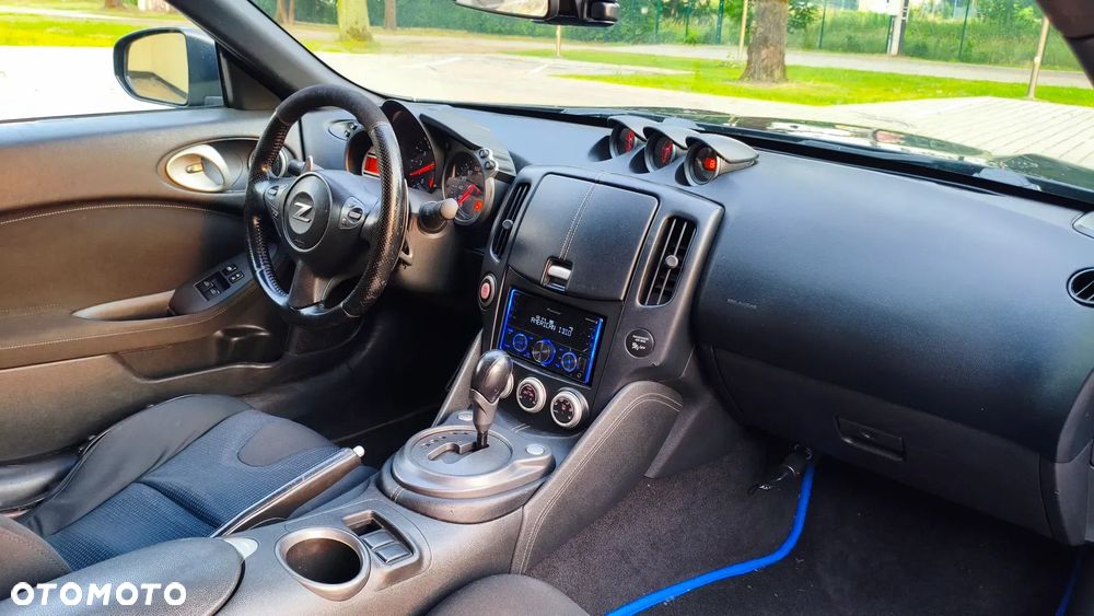 Nissan 370 Z - 8