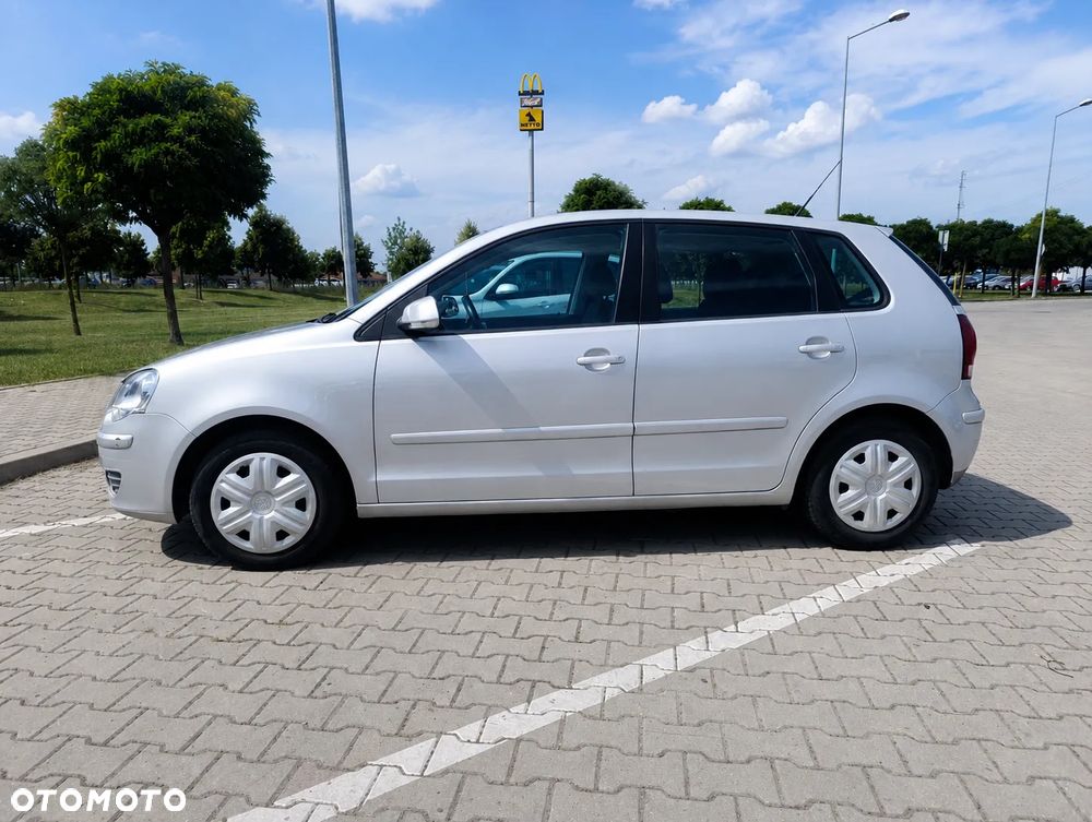 Volkswagen Polo 1.4 16V Comfortline - 1