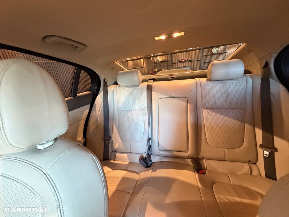 Jaguar XF 4.2 V8 Premium Luxury - 20