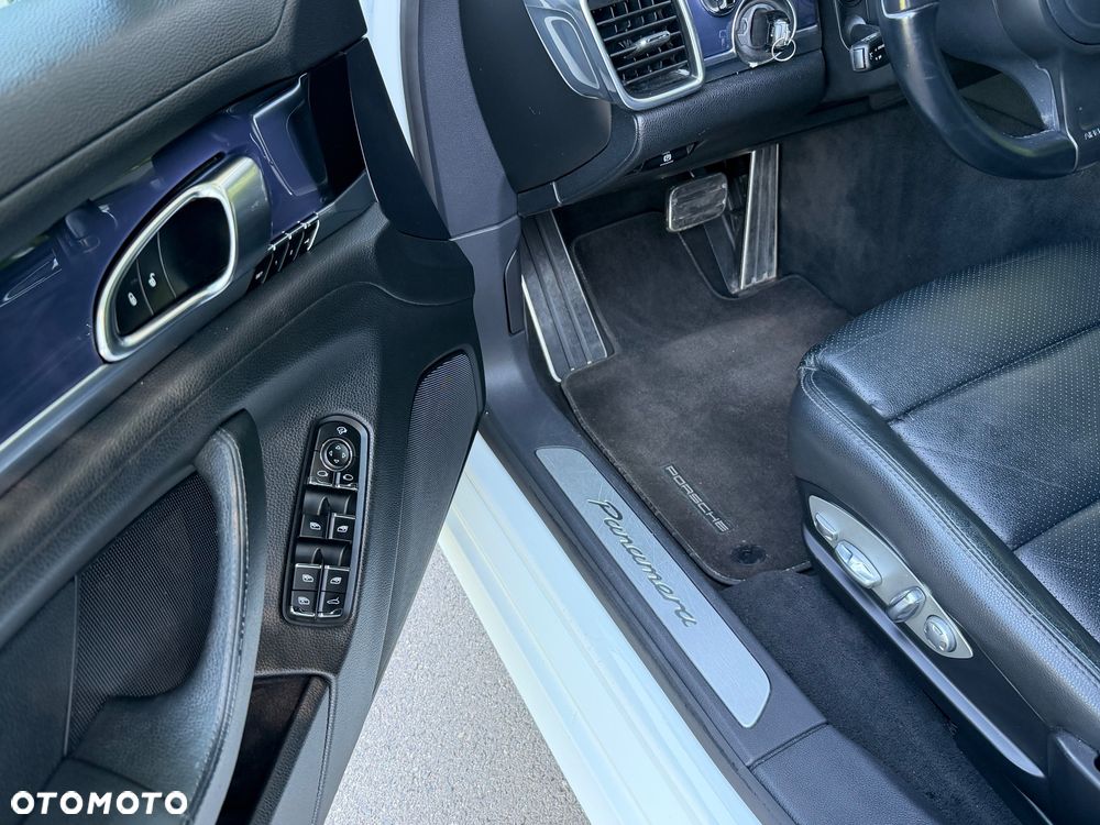 Porsche Panamera 4 Edition - 34
