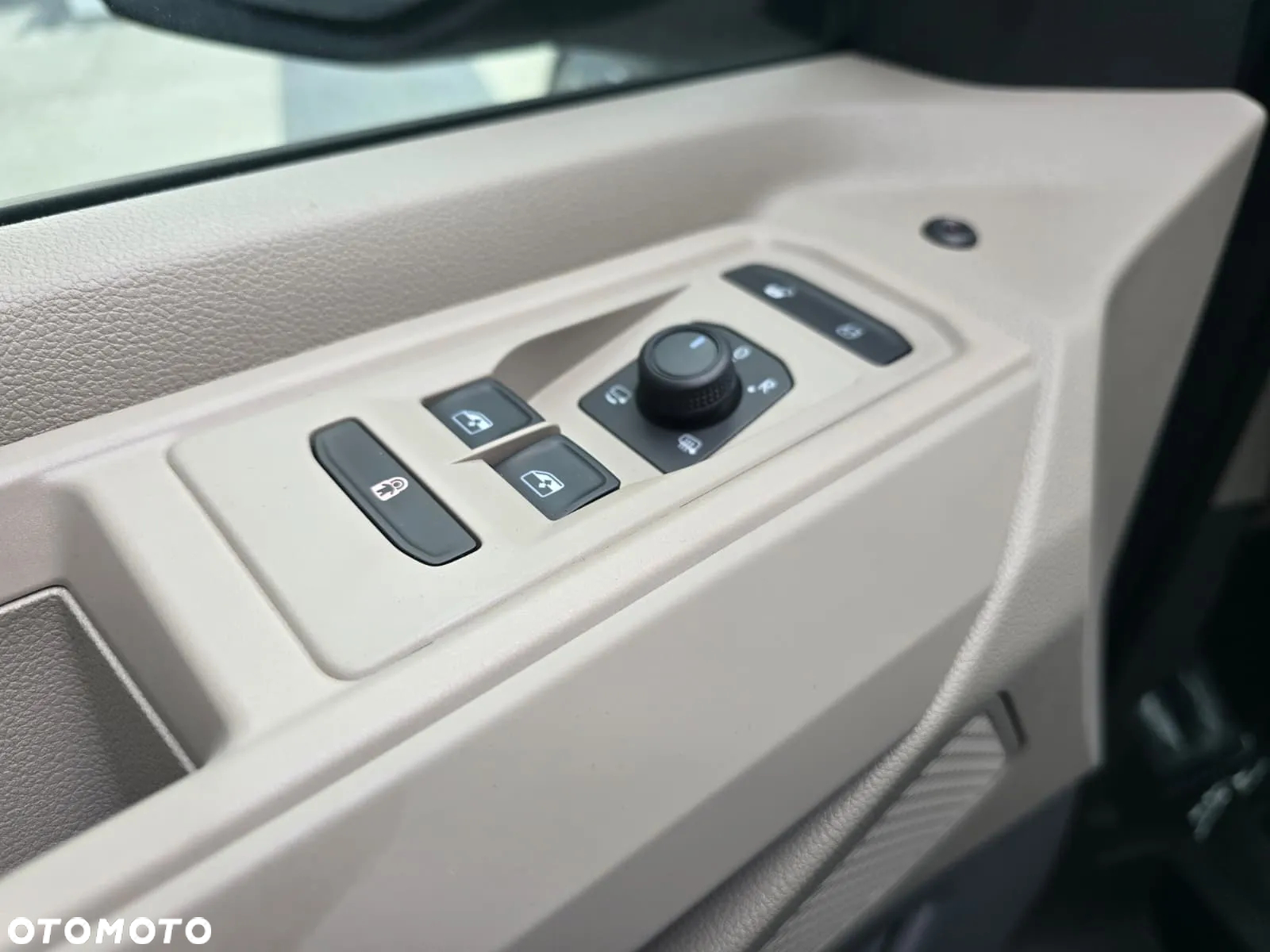Volkswagen Multivan - 9