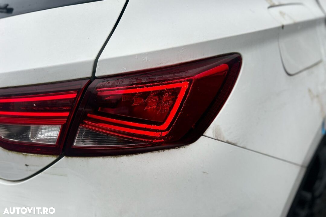 STOP STANGA/DREAPTA pe caroserie SEAT LEON - AN 2013 - 2