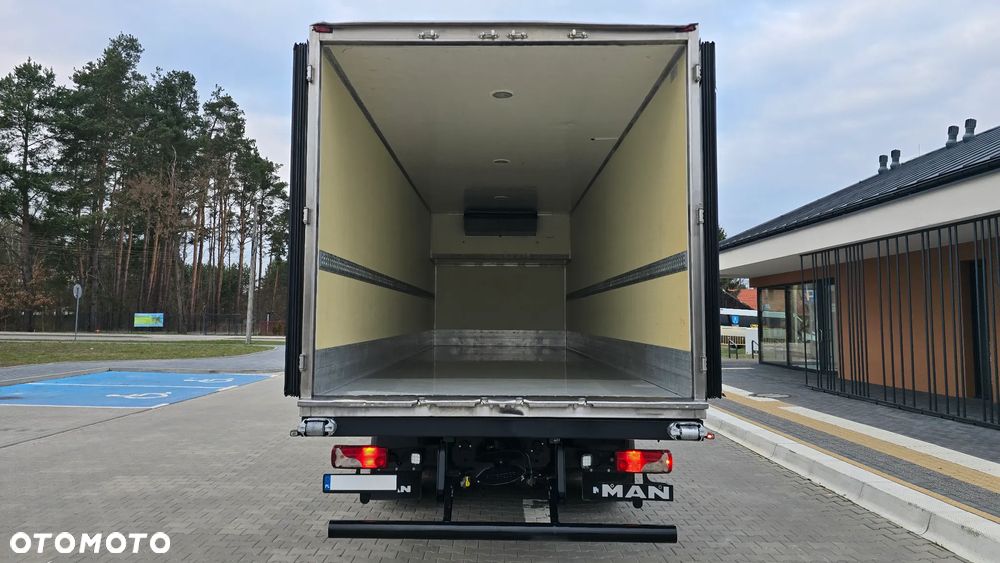 MAN TGX 26.420❗️❗️/ 6x2 / OŚ PODNOSZONA I SKRĘTNA / CHŁODNIA / ZABUDOWA IGLOOCAR 20 PALET / AGREGAT THERMOKING T-1000R / ELEKTRYK / AUTOMAT / 4 RYGLE / SALON POLSKA ❗️ - 24