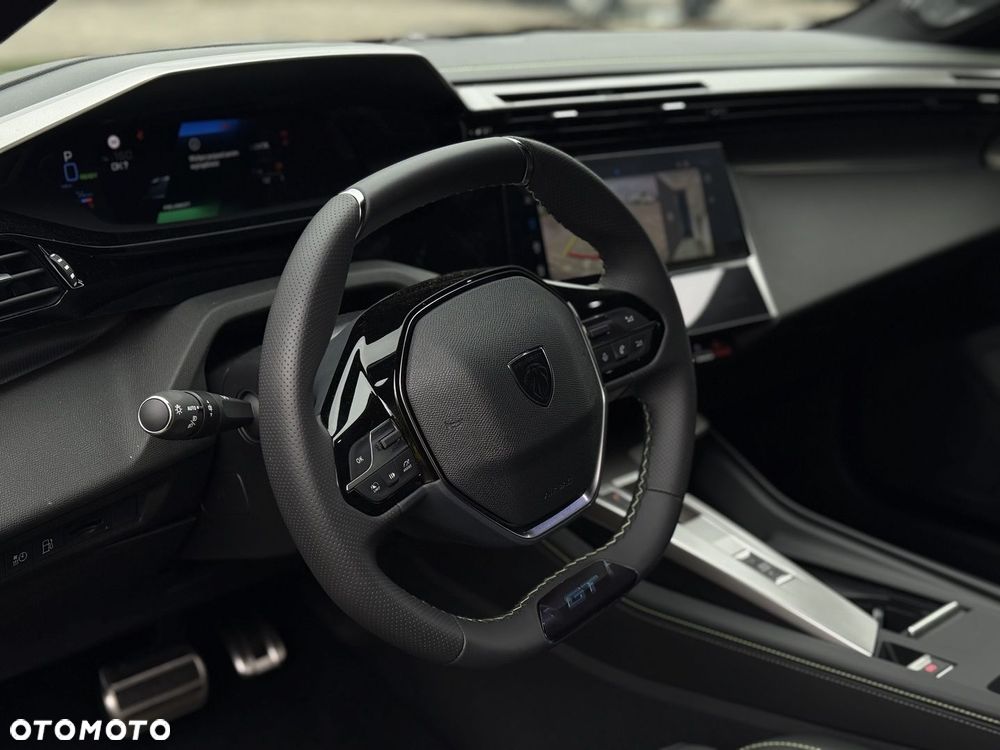 Peugeot 408 - 15