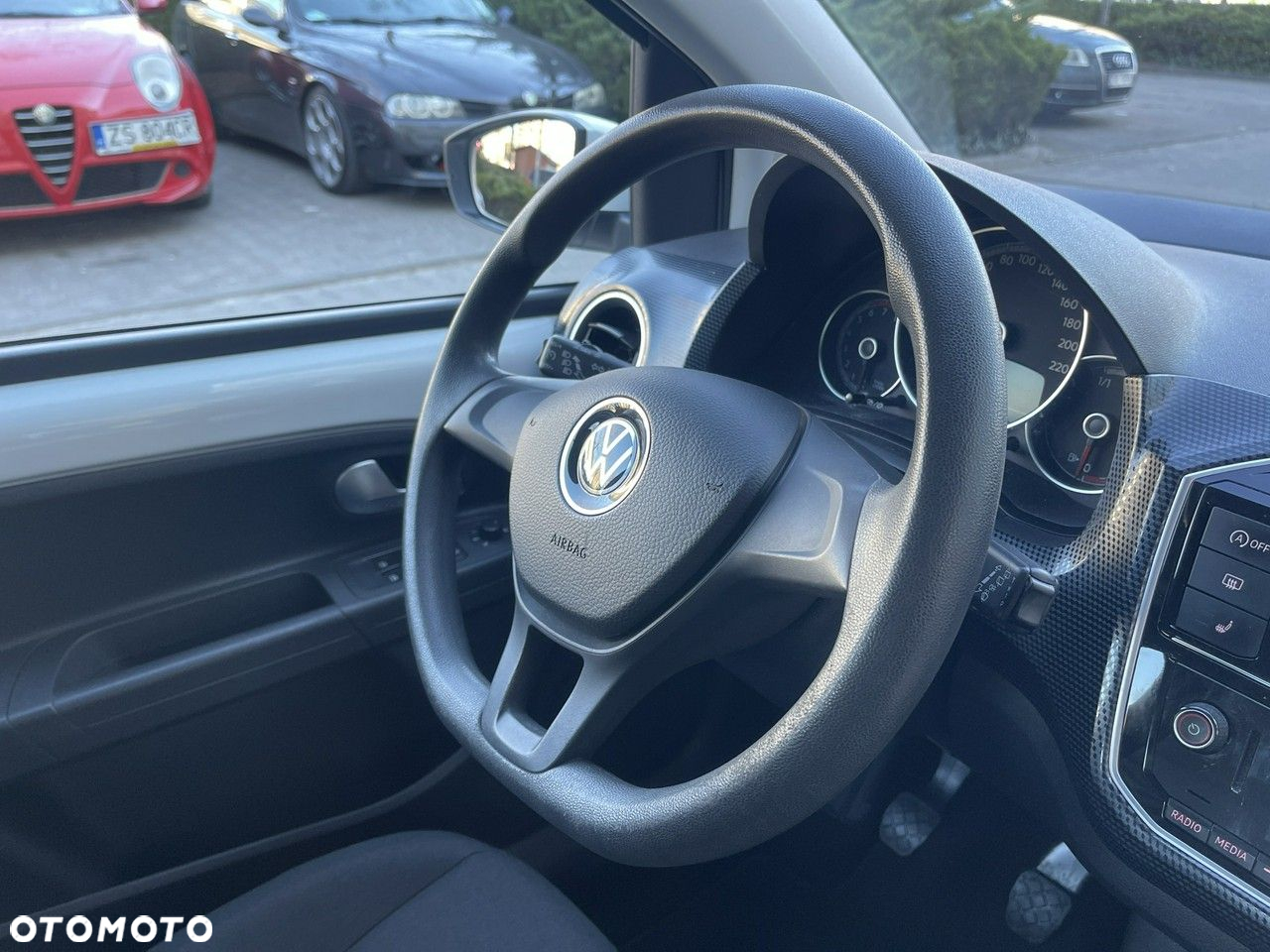 Volkswagen up! - 30