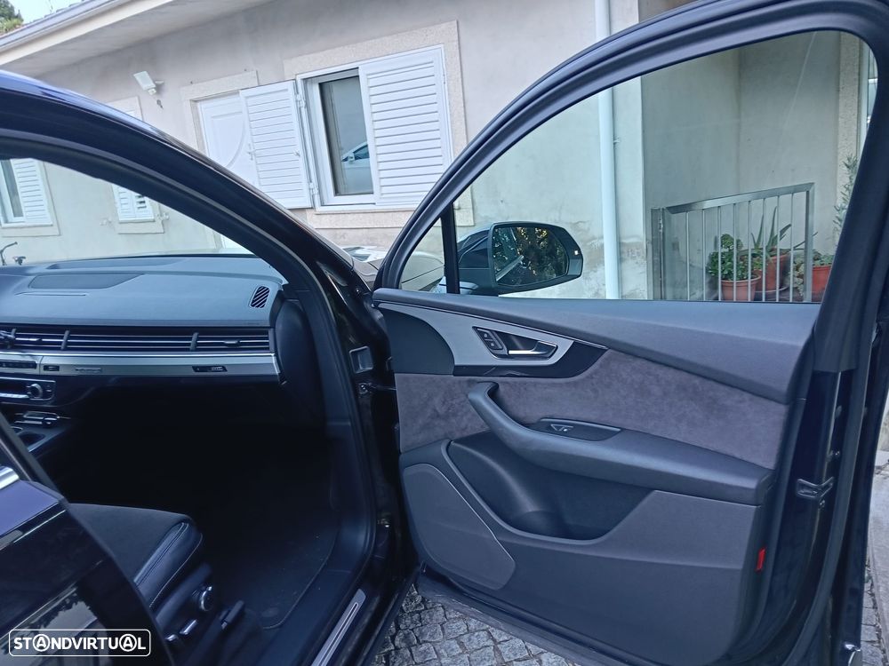 Audi Q7 50 TDI quattro Tiptronic 7L - 16