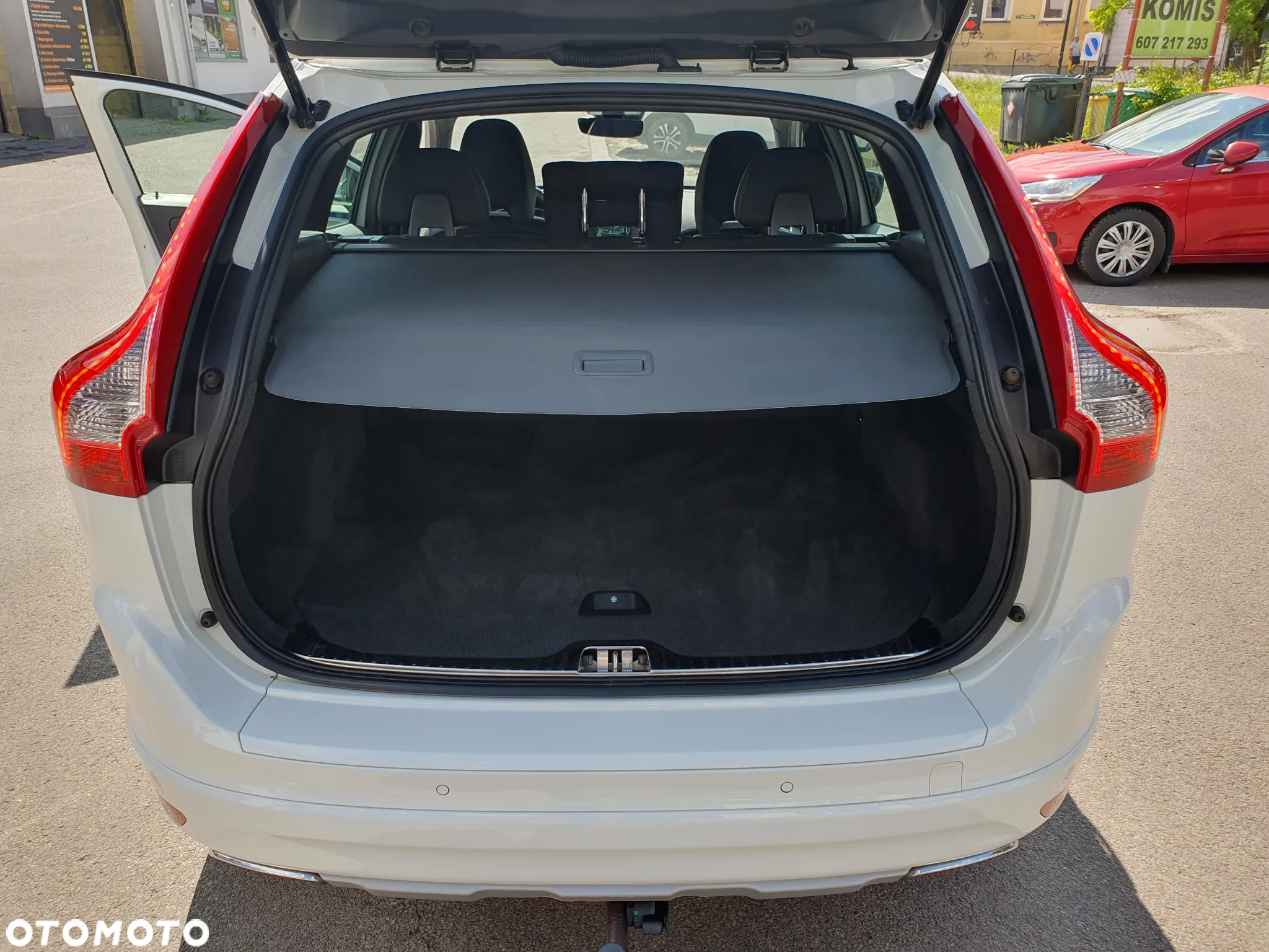 Volvo XC 60 D4 Momentum Pro - 23