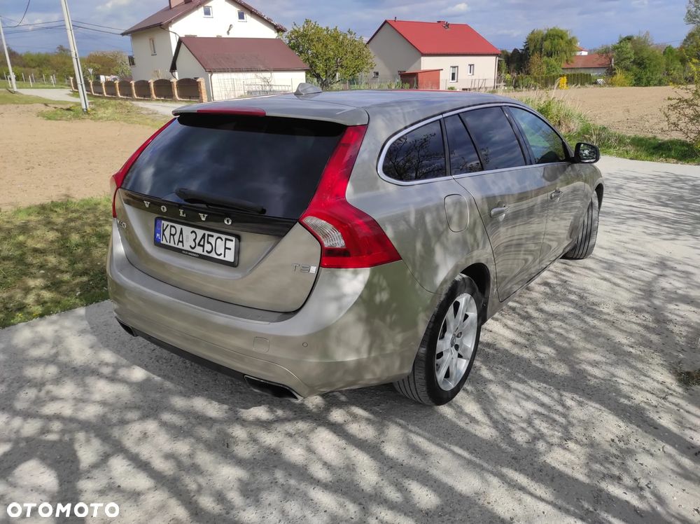 Volvo V60 T5 Drive-E Momentum - 17