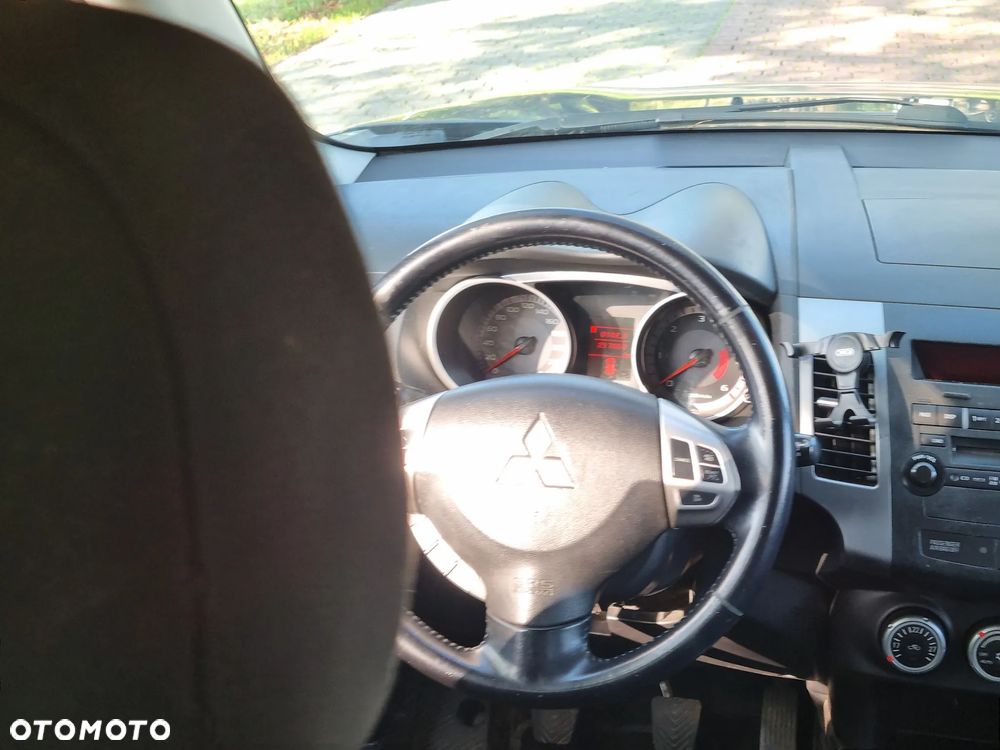 Mitsubishi Outlander 2.0 DID Invite SE - 36