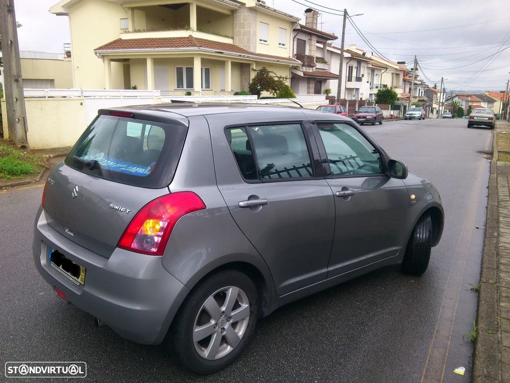 Suzuki Swift - 1