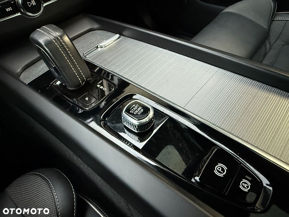 Volvo XC 60 B4 D AWD Geartronic RDesign - 30