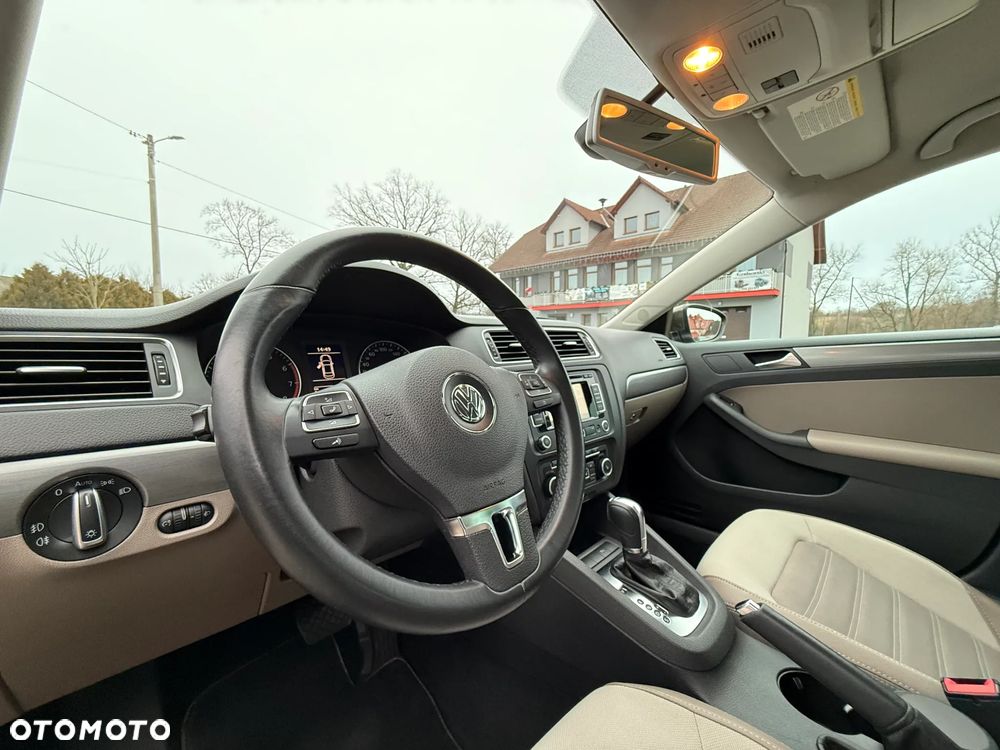 Volkswagen Jetta 1.4 TSI Highline Perfectline DSG - 17