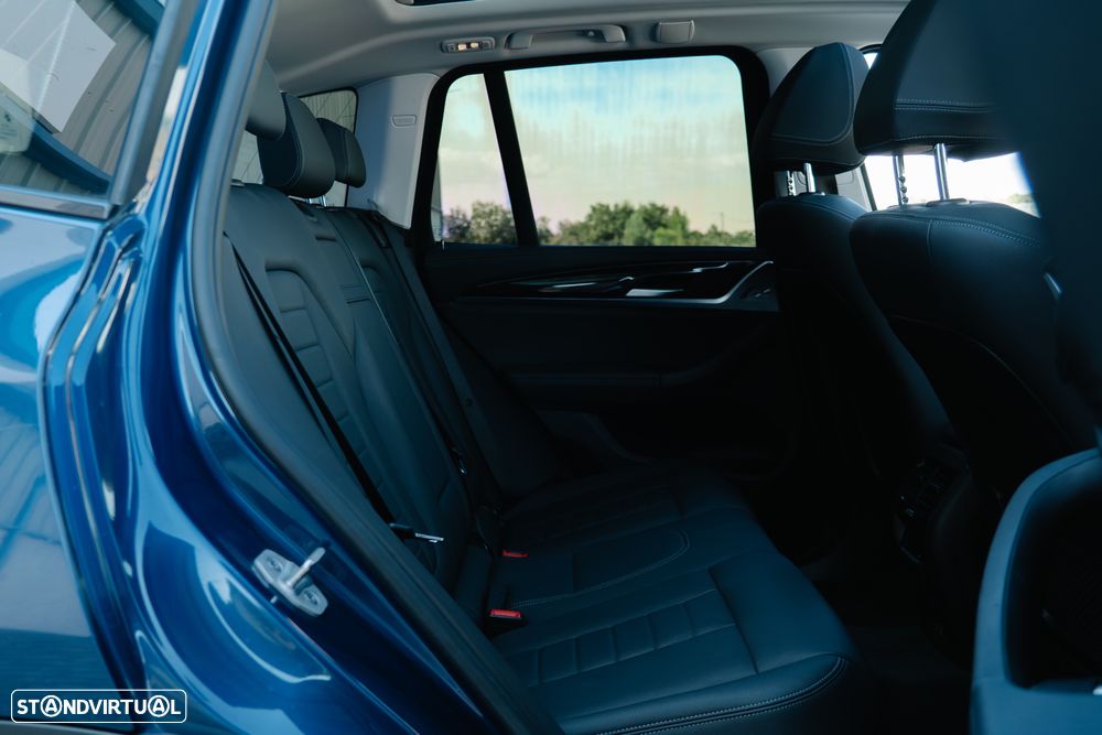 BMW iX3 - 23