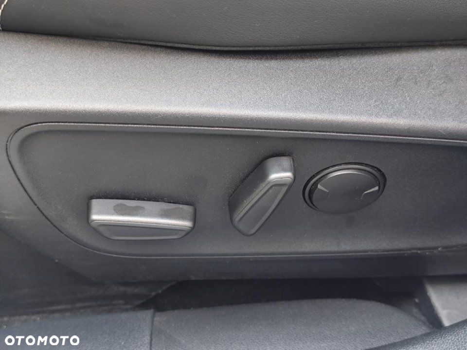 Ford Kuga - 31