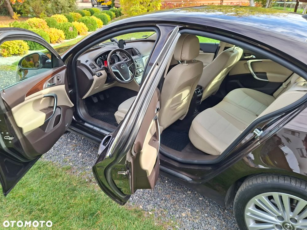 Opel Insignia - 25